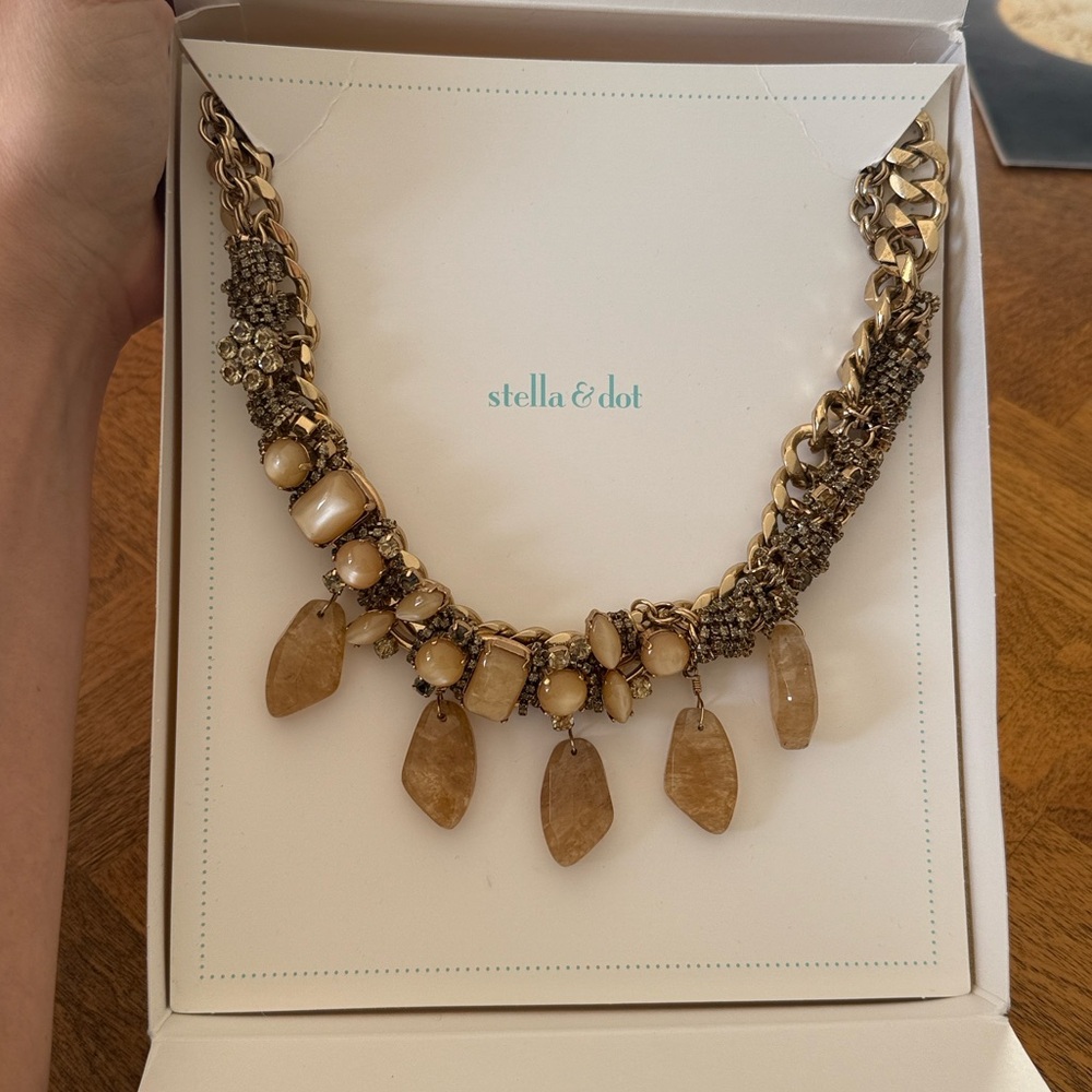 Stella & Dot Gold and Cream Necklace
